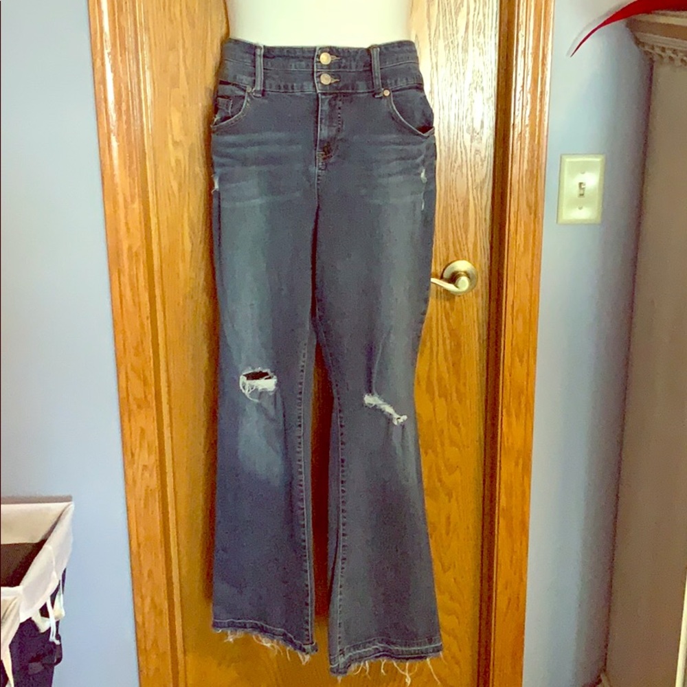 LIKE NEW Torrid jeans, wide leg, sz18, distressed